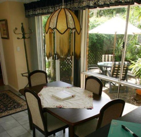 Hillside Country Retreat Gold Coast Room photo