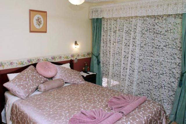 Hillside Country Retreat Gold Coast Room photo